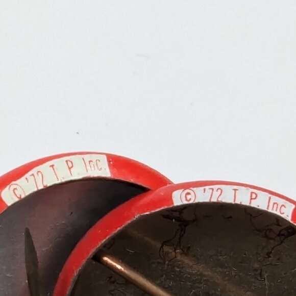 Vintage 1972 Archie Bunker for President & The Bunkers for Foist Family Pins - Picture 5 of 5